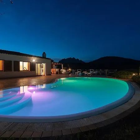 Ilaria 8, Emma Villa Olbia
