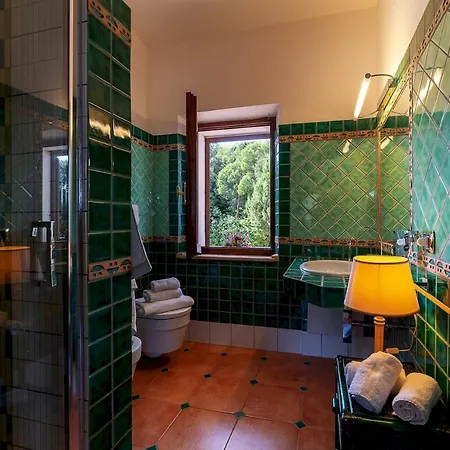 Villa Ilaria 8, Emma